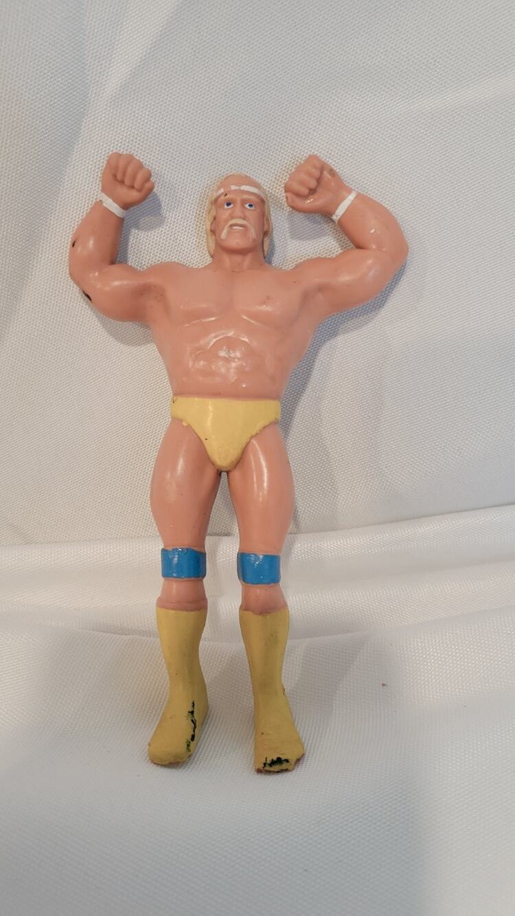 Vintage Hulk Hogan Wrestling Action Figure Yellow Blue WWF WWE Figure